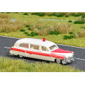 Ambulance Cadillac Station Wagon avec feu clignotant rouge - H0